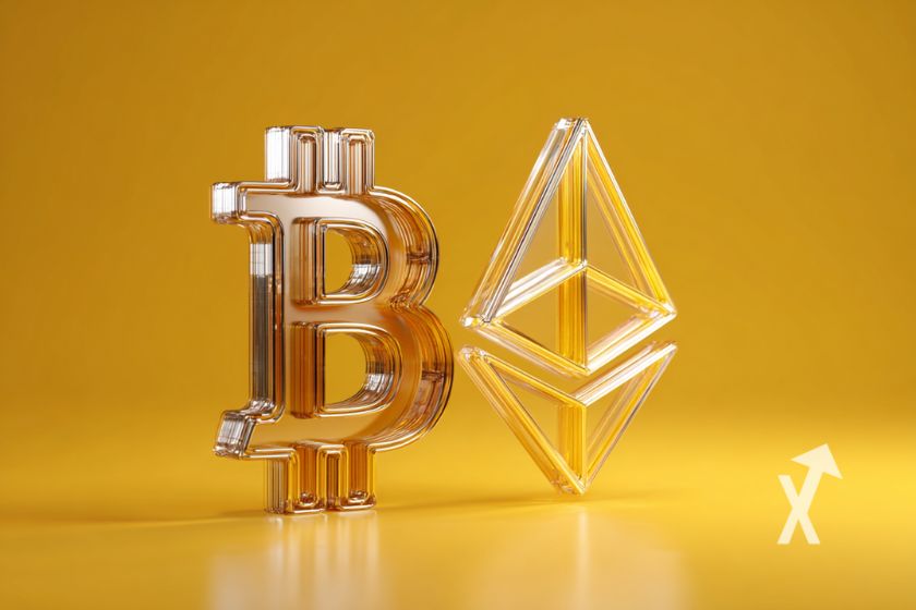 Coin Bitcoin BTC et Ethereum en verre transparent sur un fond jaune