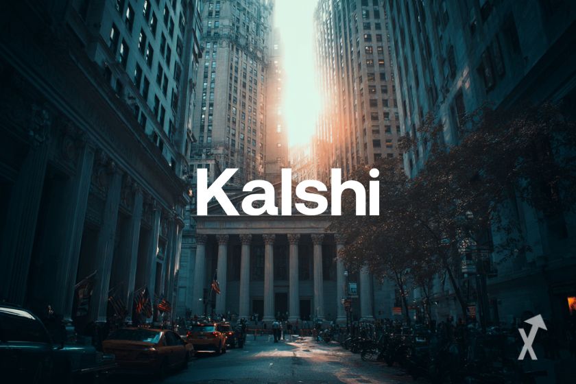Le logo de Kalshi en blanc sur un fond urbain de New York