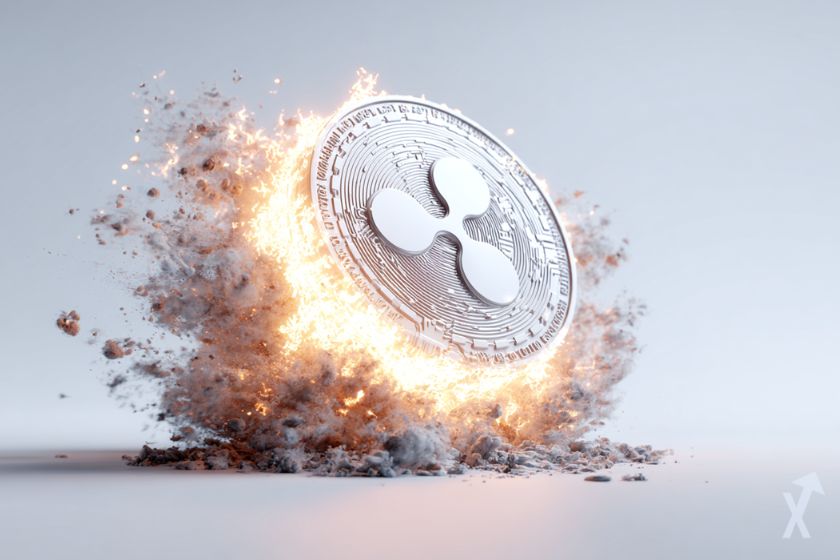 coin ripple xrp en train d'exploser, une explosion de fumée grise, fond gris