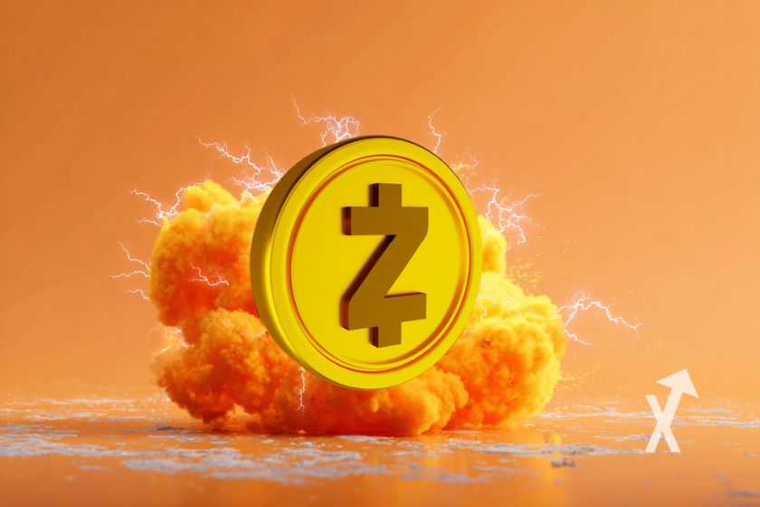 coin zcash en jaune sur un fond orange avec fumée orange et électricité autour du jeton