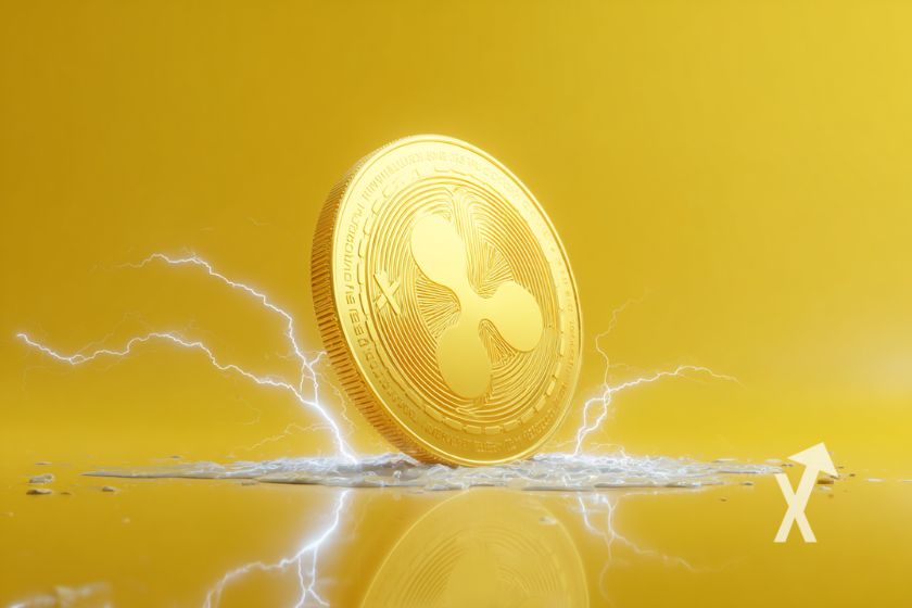 coin XRP clean yellow avec électricité autour