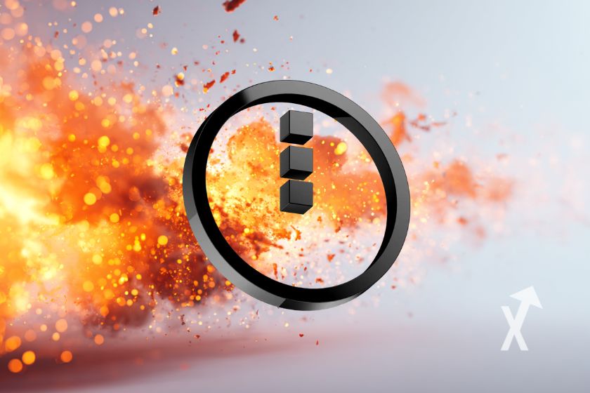 coin night transparent sur un fond gris avec explosion orange