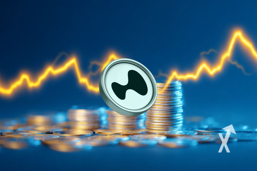 coin hyperliquid hype sur un fond bleu avec trendline jaune