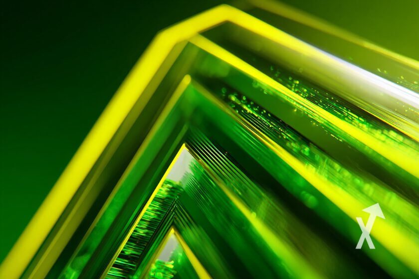 triangle néon vert sur un fond vert