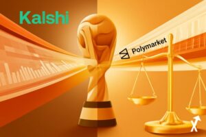 , logos Polymarket et Kalshi se faisant face sur un dégradé ambre et safran vibrant, trophée abstrait de la Coupe du Monde au centre rayonnant une lumière dorée chaude, graphiques de marchés de prédiction crypto en tons ambre et crème fluant entre les deux plateformes